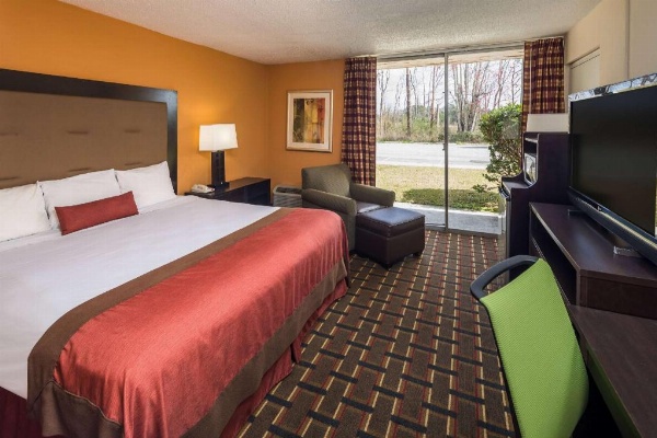 Travelodge by Wyndham Hardeeville image 2