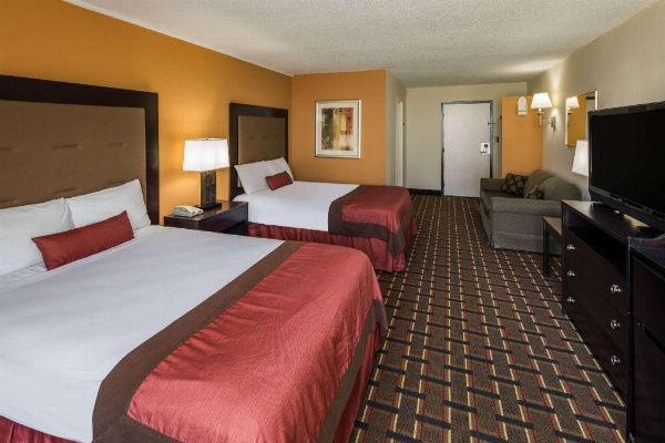 Travelodge by Wyndham Hardeeville image 6