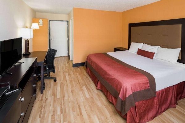 Travelodge by Wyndham Hardeeville image 9